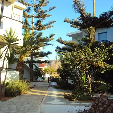 Nicolas Aparthotel 3*